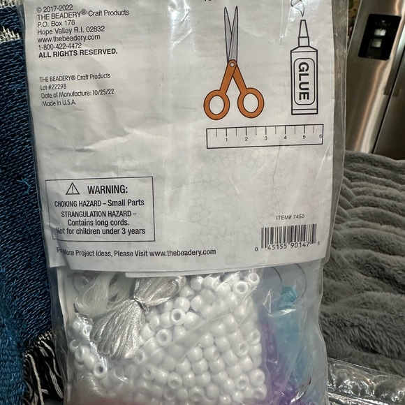 Beaded Bottle Holder Craft Kit, new in packaging. - Picture 2 of 2